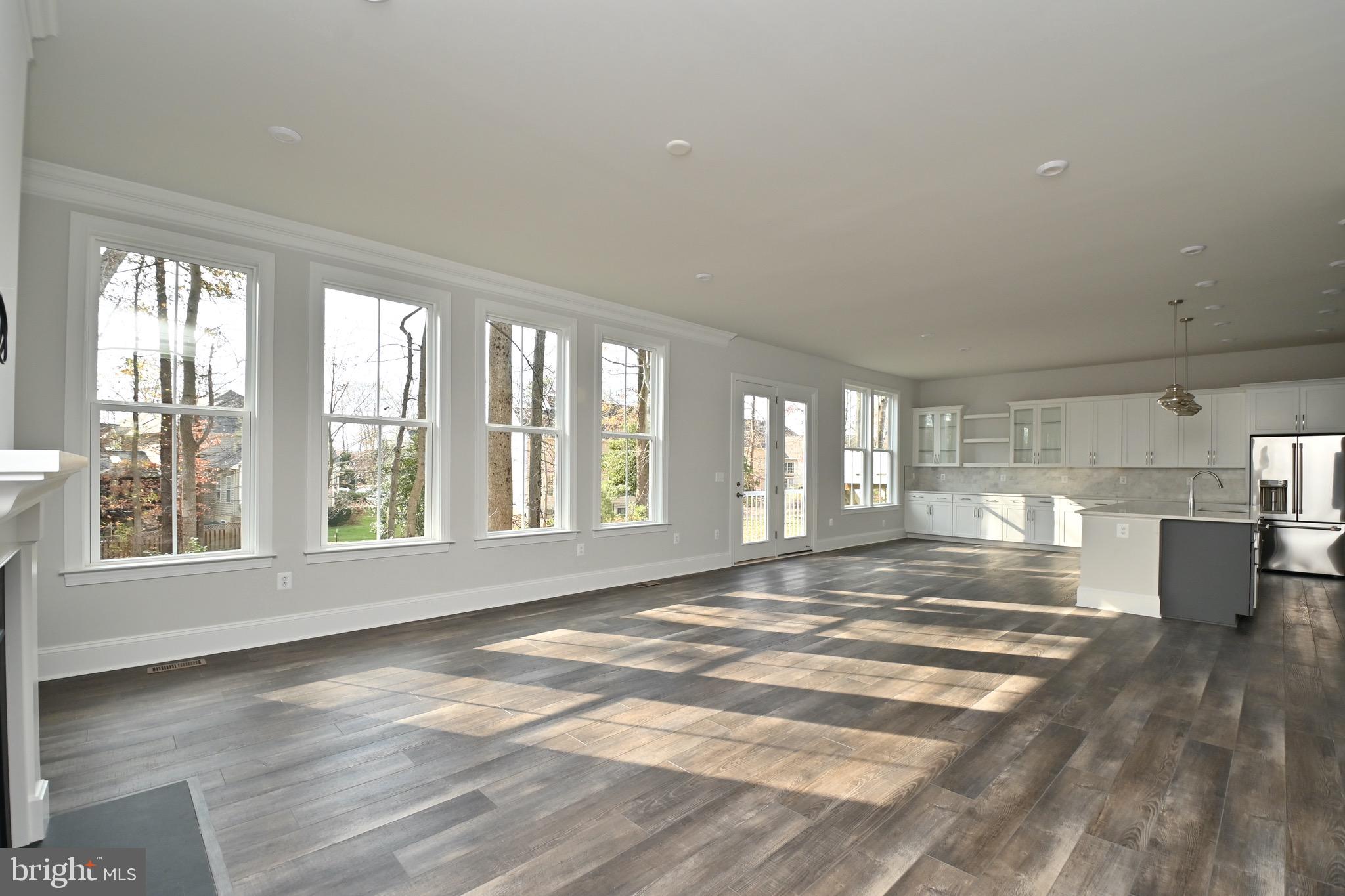 6216 Garden Road Springfield, VA 22152 - Photo 13 of 60 Wall of windows