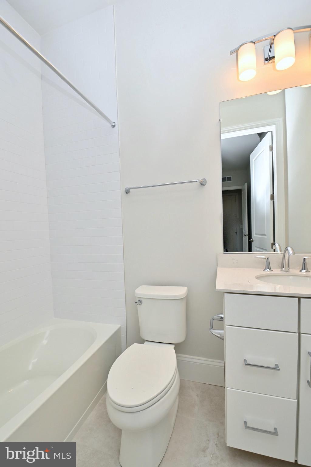 6216 Garden Road Springfield, VA 22152 - Photo 31 of 60 Main Level bedroom/bathroom