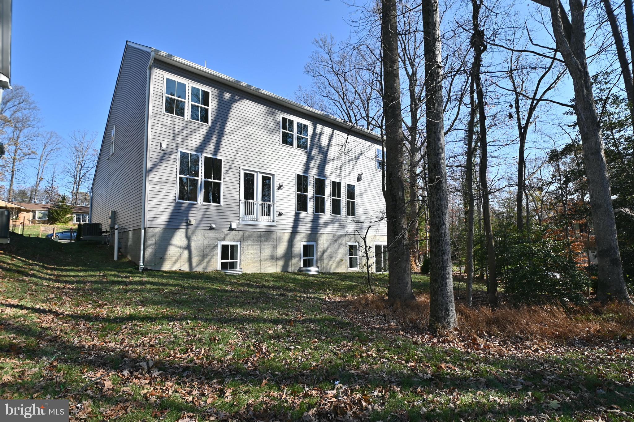 6216 Garden Road Springfield, VA 22152 - Photo 4 of 60