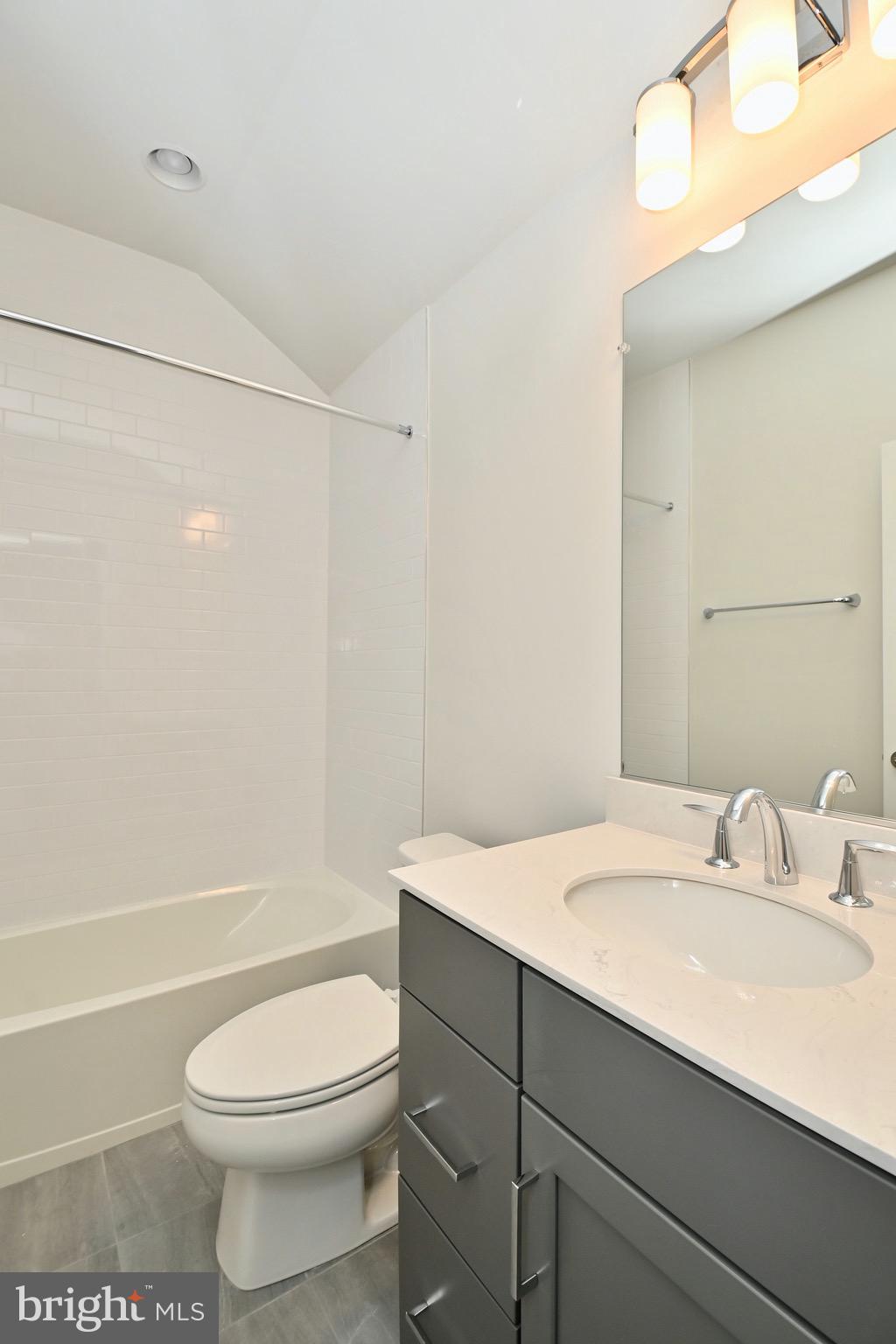 6216 Garden Road Springfield, VA 22152 - Photo 43 of 60 3rd bedroom Suite bath top floor