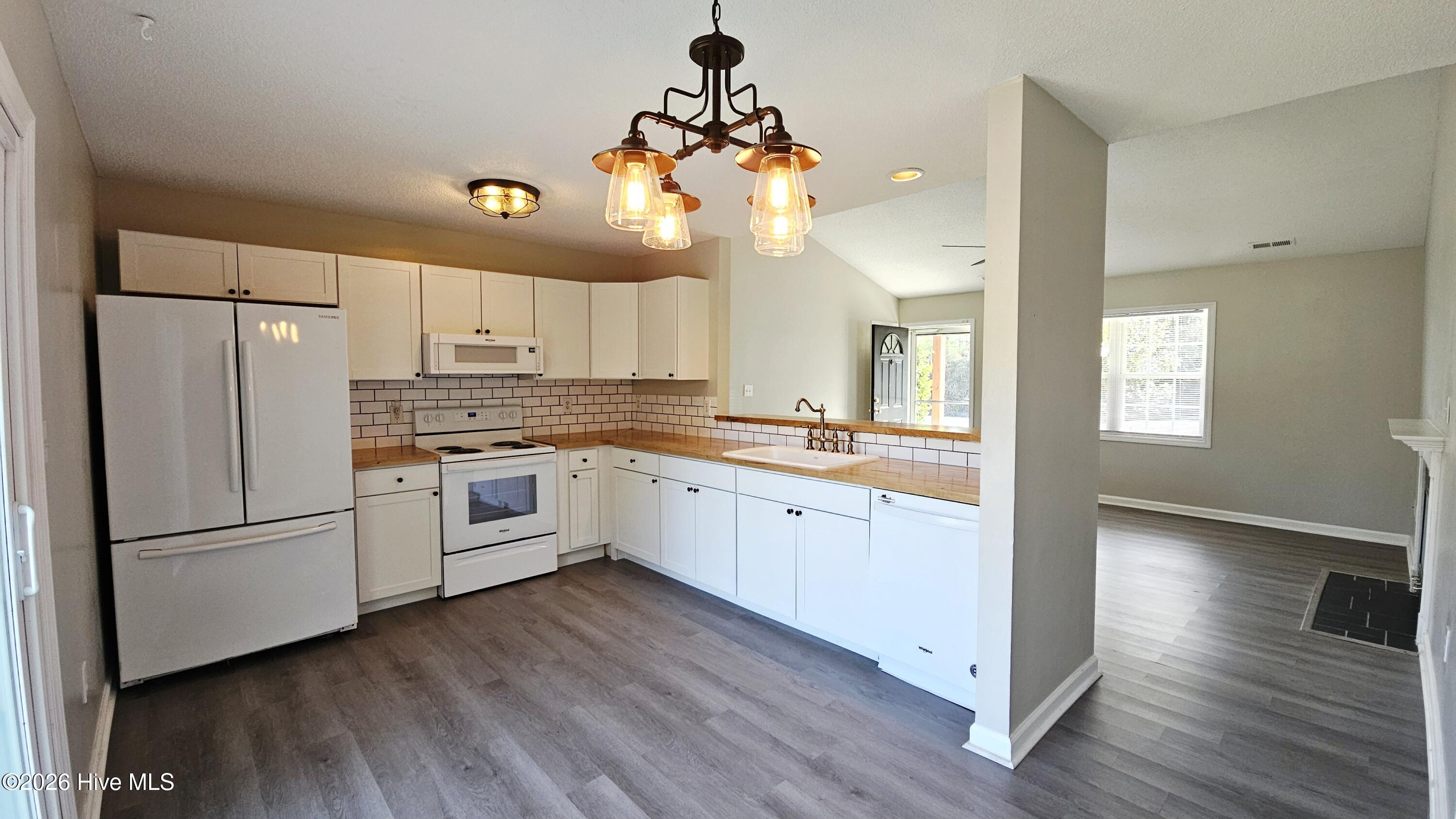 183 Parnell Road Hubert, NC 28539 - Photo 10 of 22 Kitchen