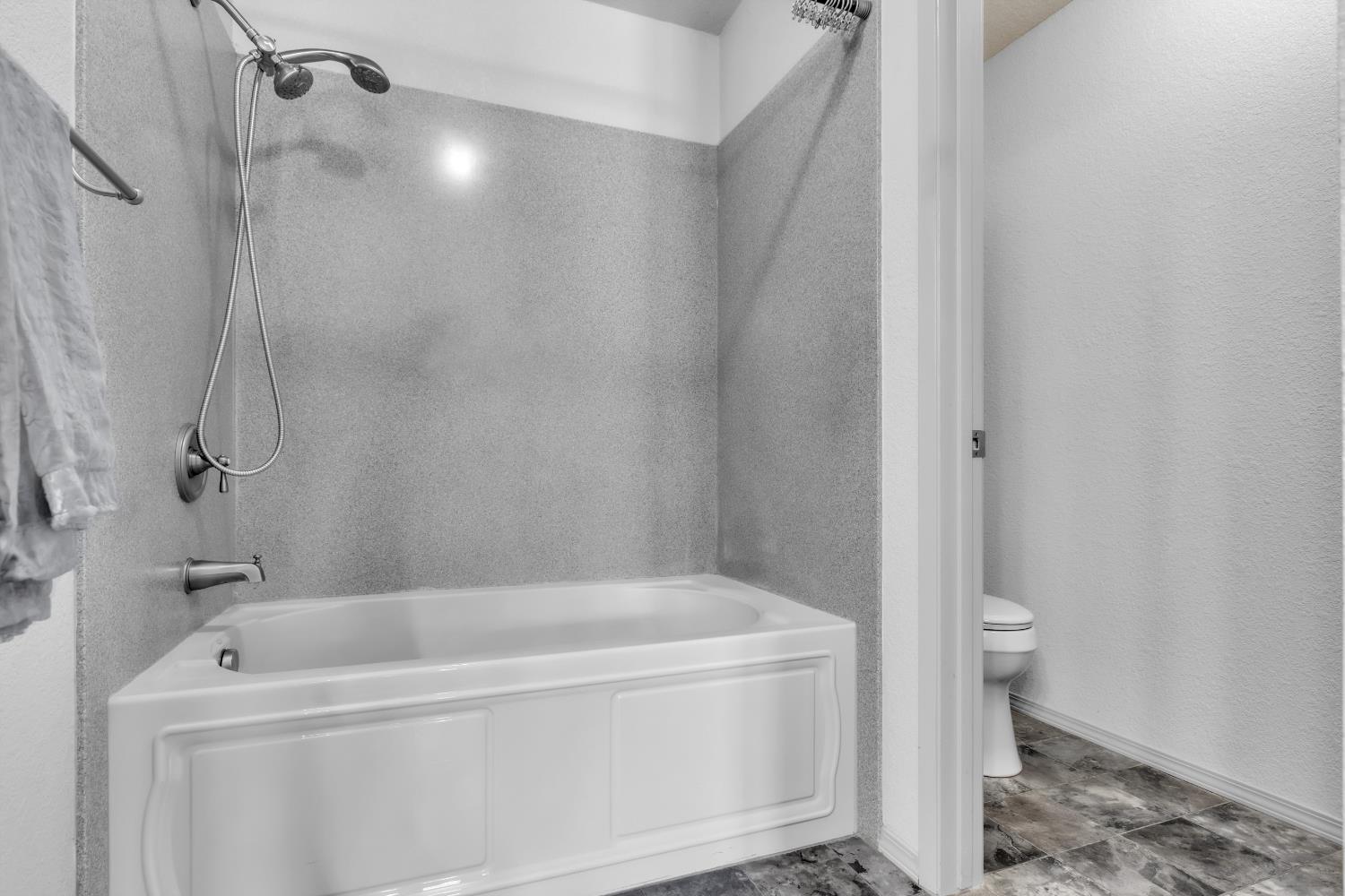 663 Carr Way Galt, CA 95632 - Photo 16 of 28