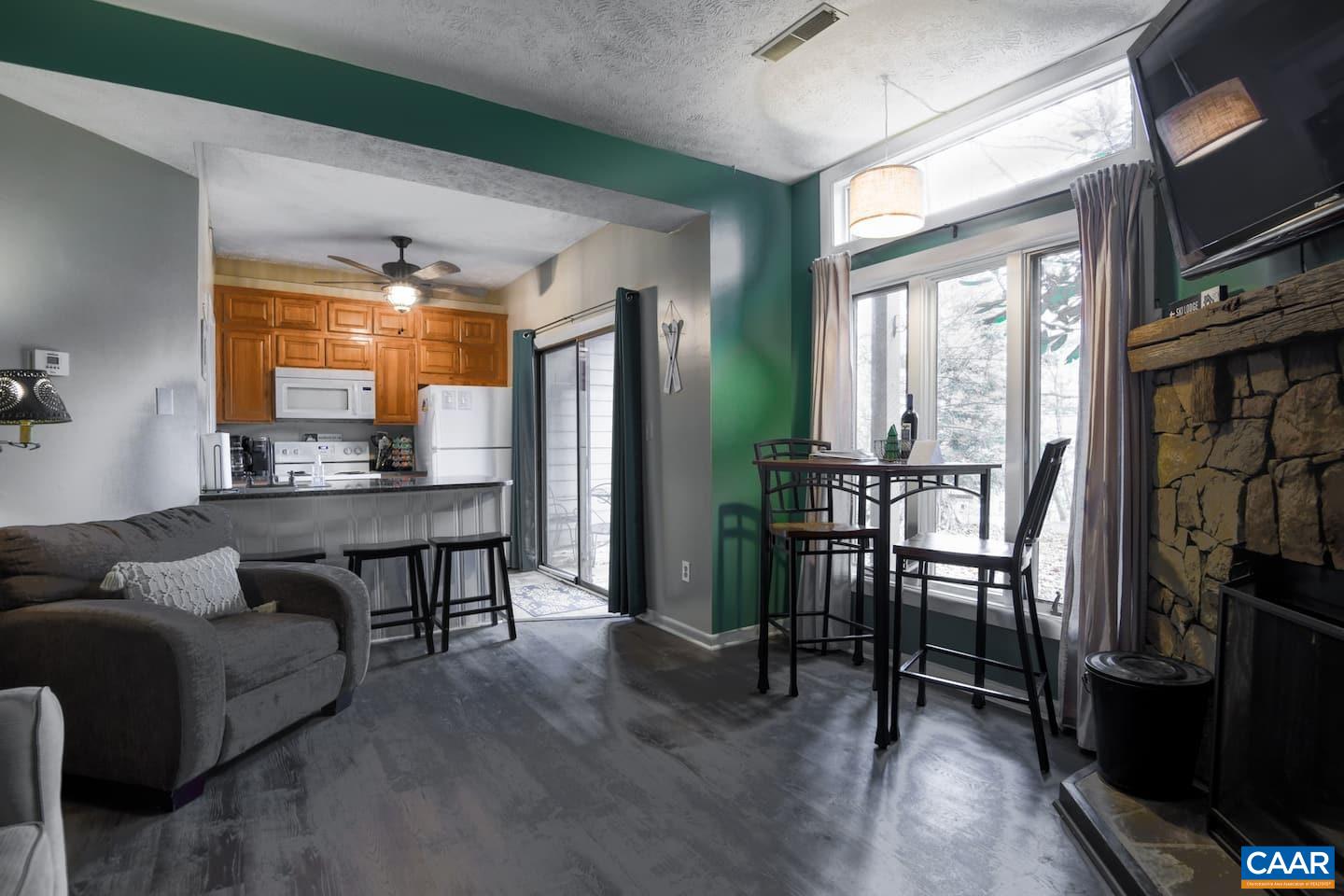 454 3 Ridges Wintergreen, VA 22967 - Photo 3 of 14 a living room with furniture and a table