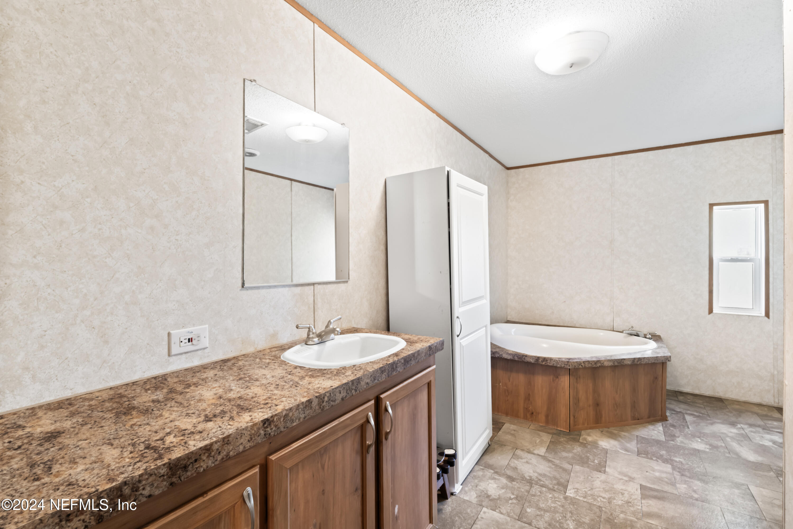 10929 Orbey Rhoden Road Glen St. Mary, FL 32040 - Photo 10 of 25 Primary Bath