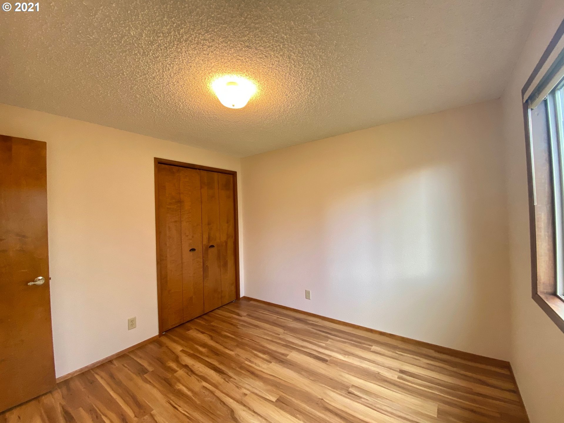 988 Rainbow Drive Springfield, OR 97477 - Photo 14 of 26 Gallery Image 14