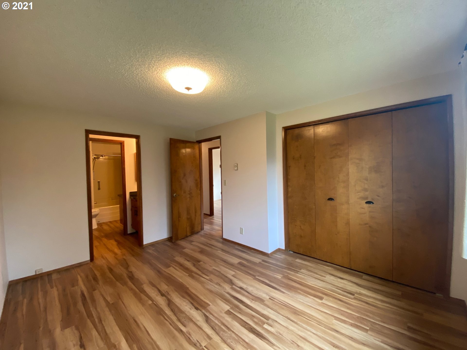 988 Rainbow Drive Springfield, OR 97477 - Photo 18 of 26 Gallery Image 18