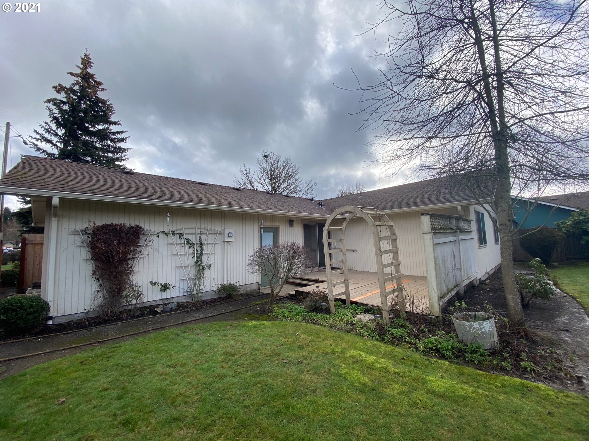 988 Rainbow Drive Springfield, OR 97477 - Photo 22 of 26 Gallery Image 22