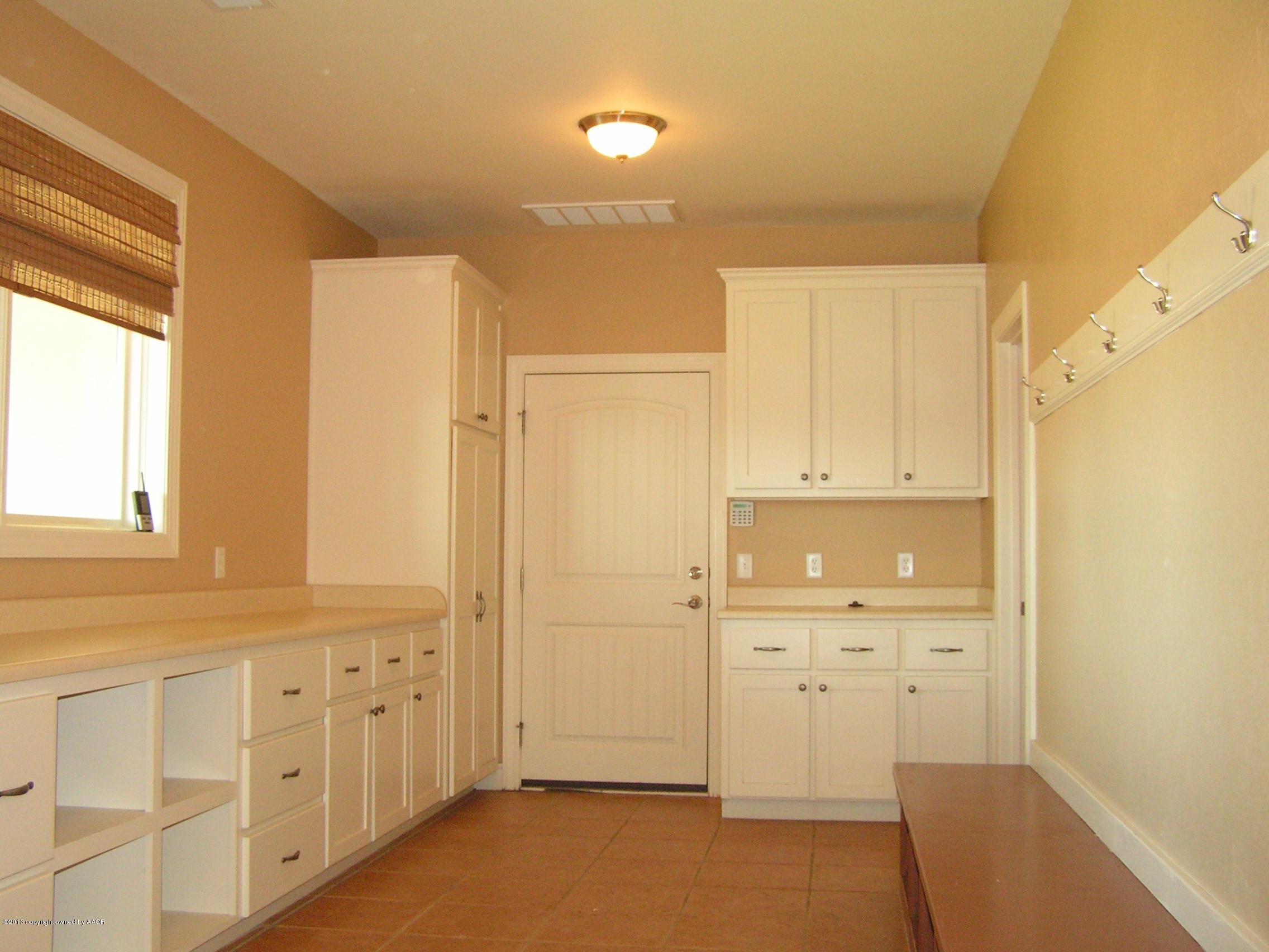 6670 Red Rock Road Amarillo, TX 79118 - Photo 14 of 71 MUD ROOM