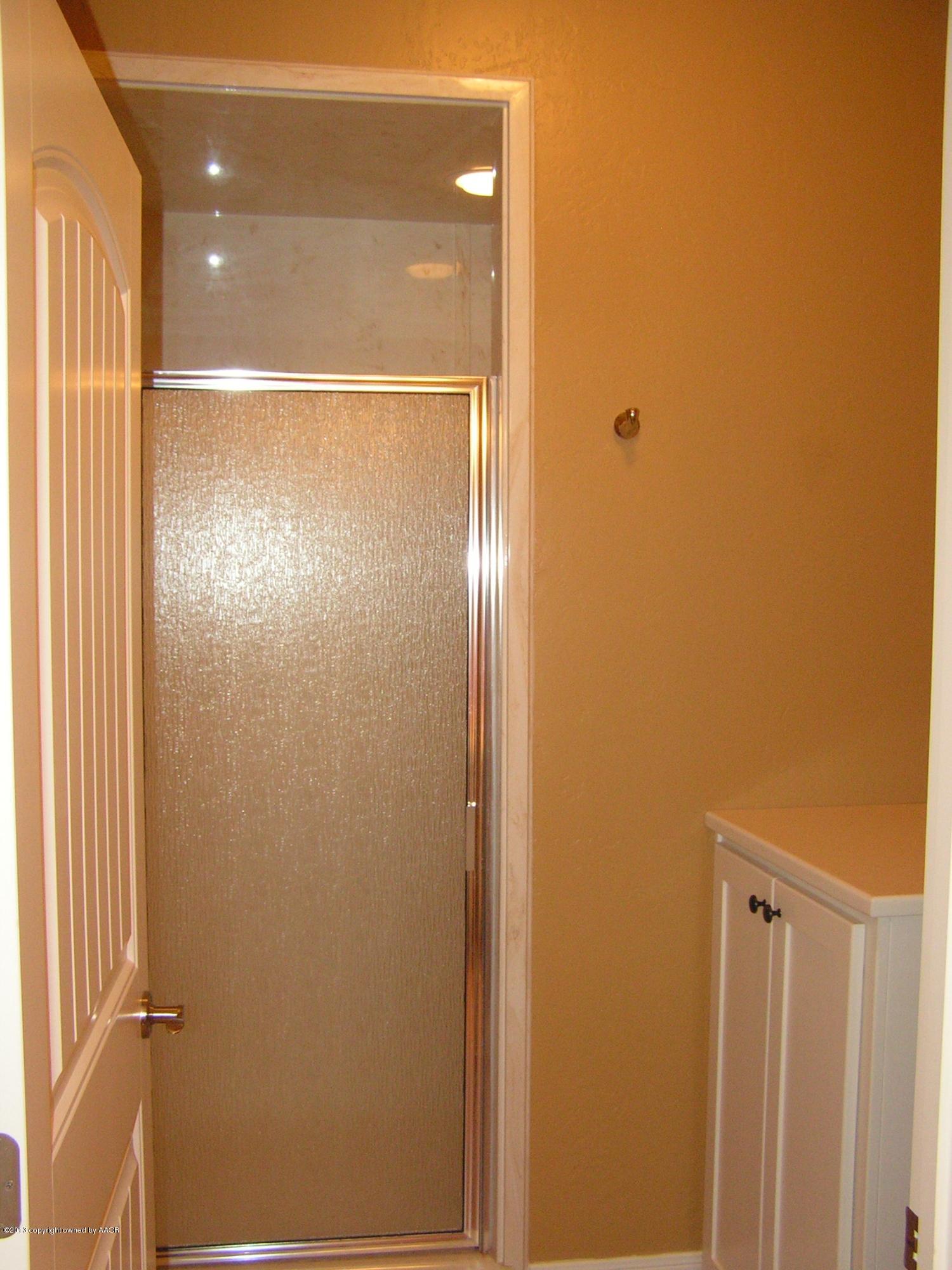6670 Red Rock Road Amarillo, TX 79118 - Photo 23 of 71 3/4 Guest Bathroom