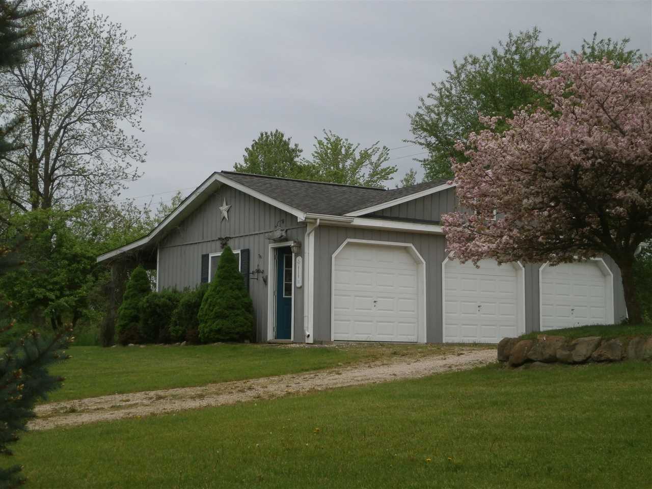 14950 South State Road Perry, MI 48872 - Photo 12 of 12 31383242-11.JPG
