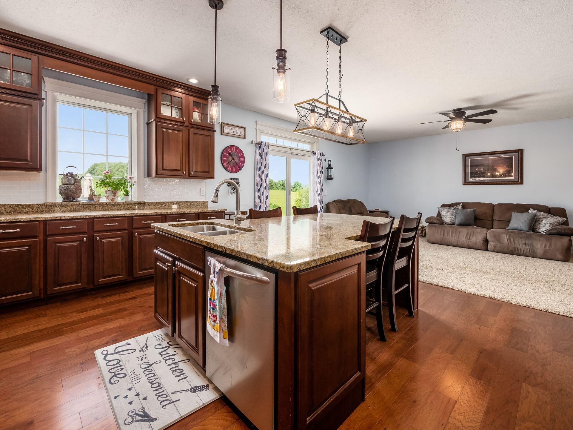 10043 Clearport Road Southwest Amanda, OH 43102 - Photo 15 of 66 26
