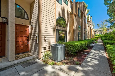 $724,888 | 9230 Lake Murray Boulevard, Unit F, San Diego, CA 92119