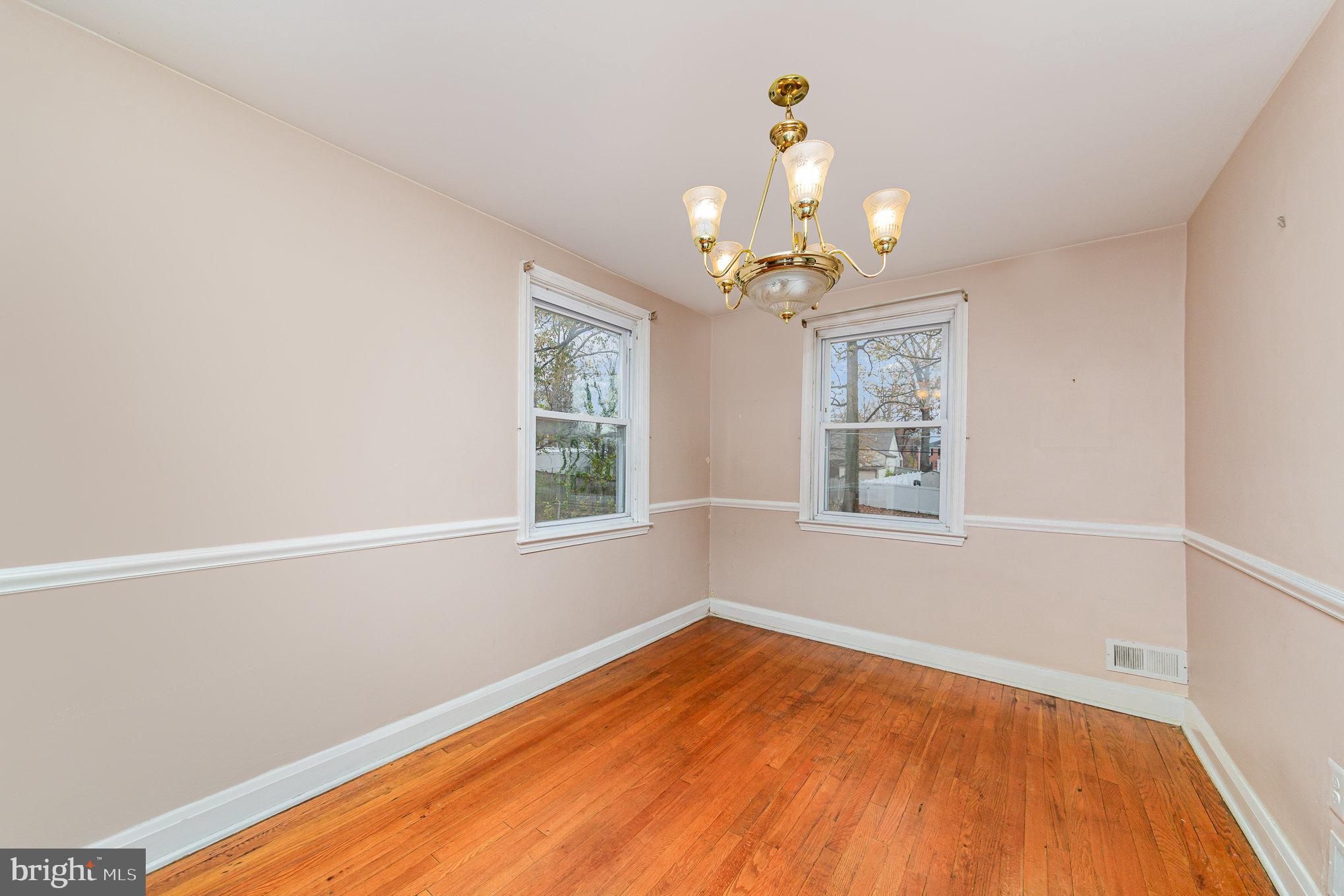 8675 Oak Road Parkville, MD 21234 - Photo 12 of 33