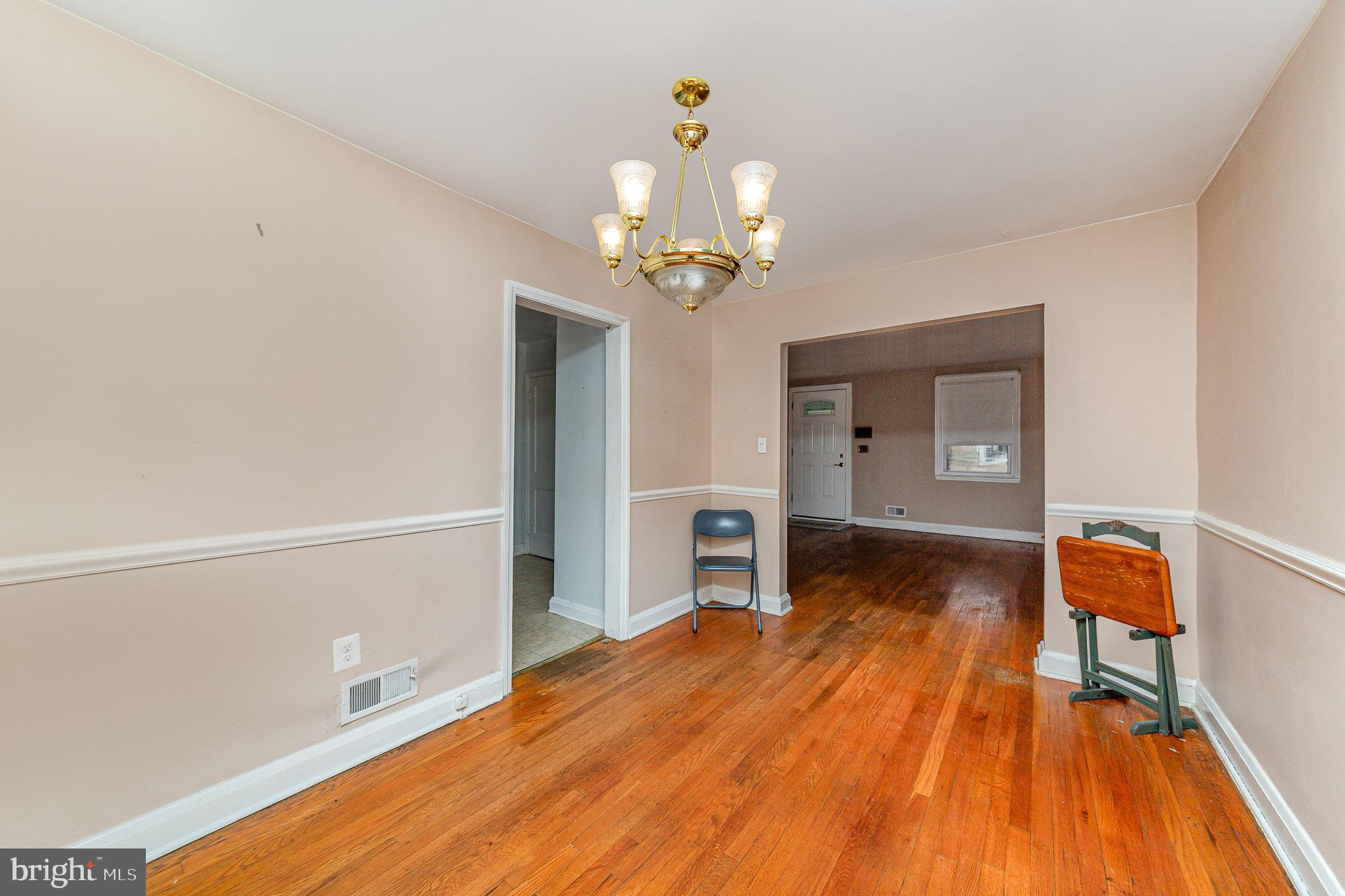 8675 Oak Road Parkville, MD 21234 - Photo 8 of 33