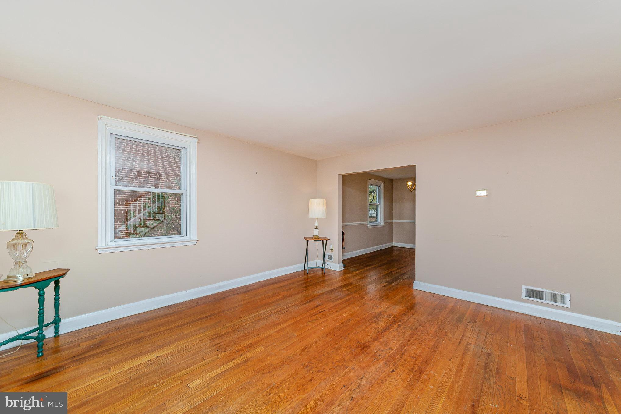 8675 Oak Road Parkville, MD 21234 - Photo 9 of 33