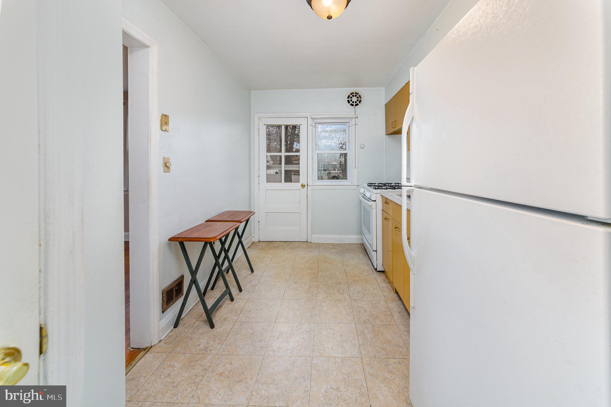 8675 Oak Road Parkville, MD 21234 - Photo 10 of 33