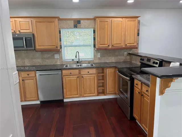 $4,500 | 3617 Cleveland Street, Hollywood, FL 33021