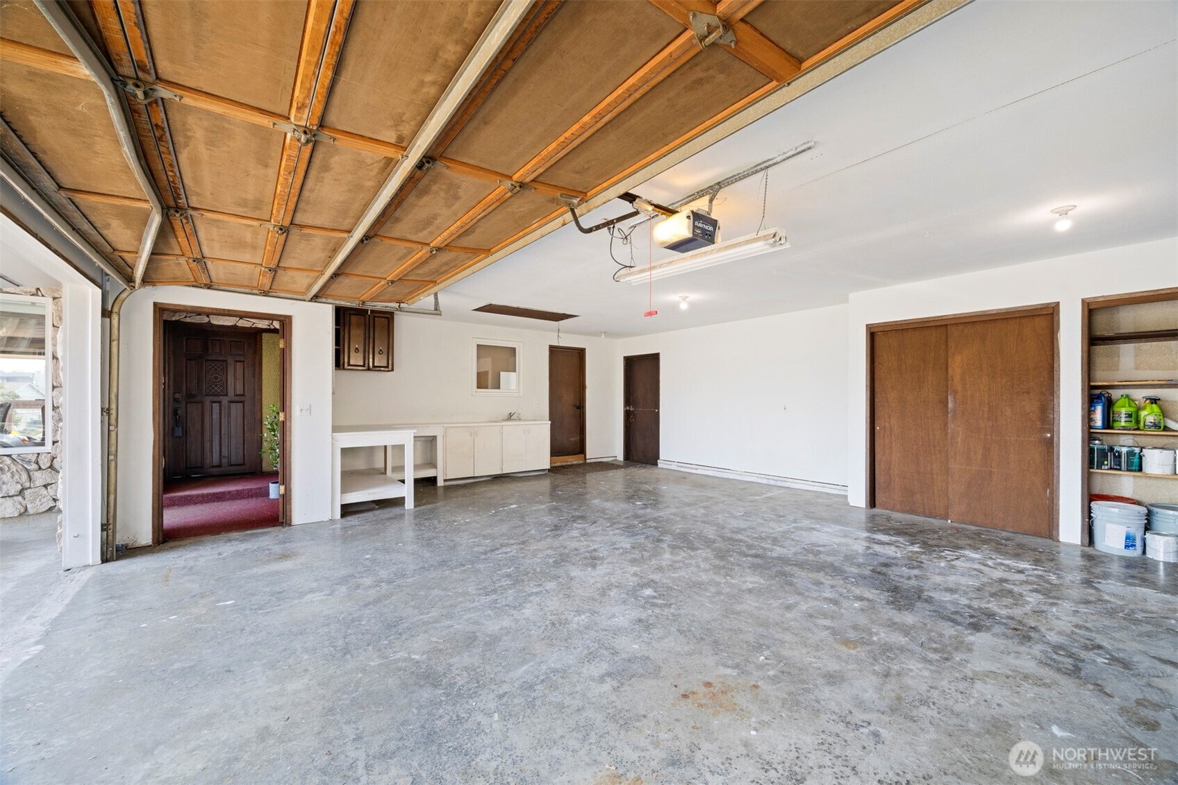403 17th Street Lynden, WA 98264 - Photo 29 of 40 a view of livingroom with an empty space