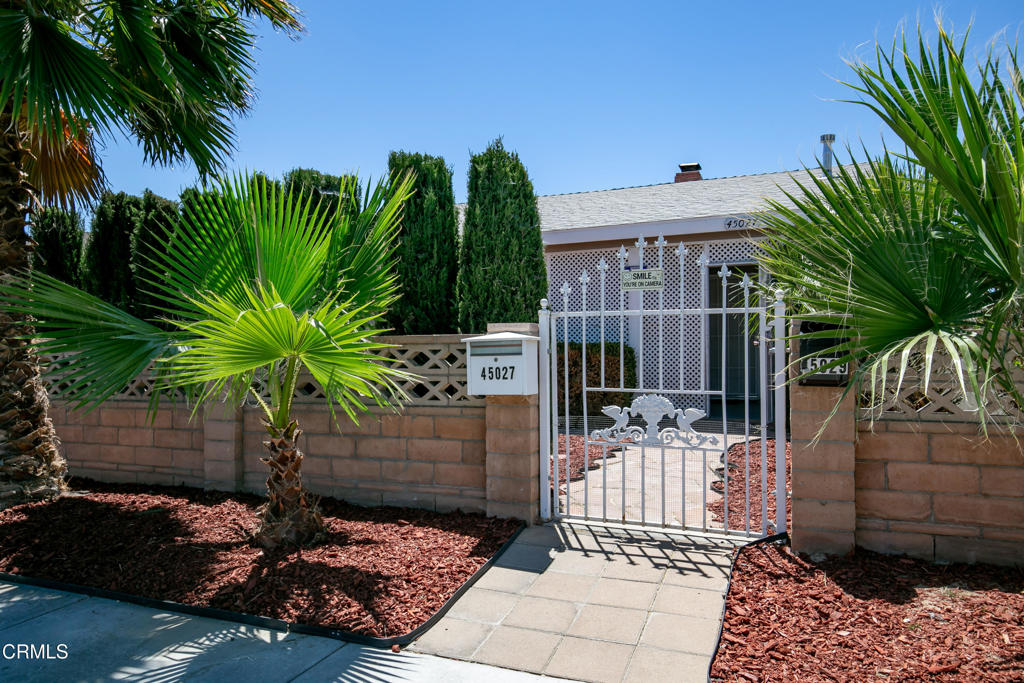 45027 Division Street Lancaster, CA 93535 - Photo 2 of 27
