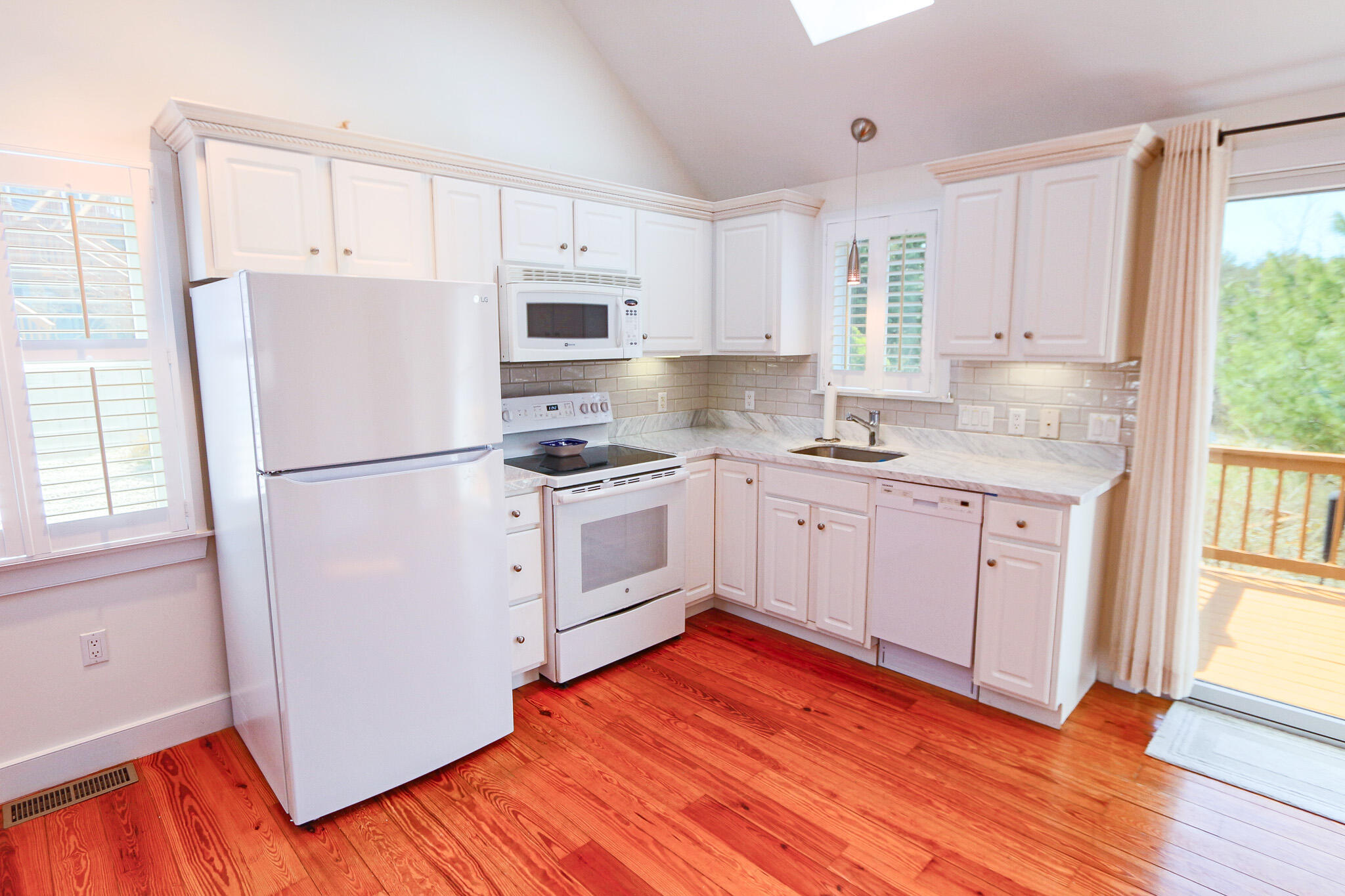 6 Shore Road, Unit 12 Truro, MA 02666 - Photo 6 of 22 IMG_0077