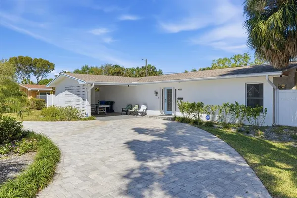$699,000 | 4339 50th Avenue South, St. Petersburg, FL 33711