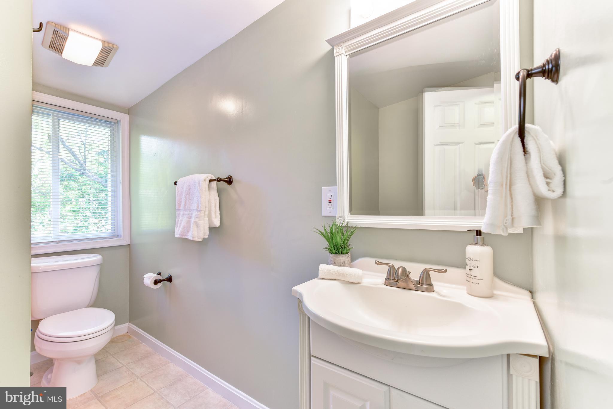 10807 Huntley Place Silver Spring, MD 20902 - Photo 12 of 19 Bath