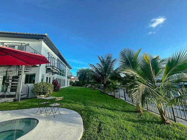 $38,000 | 13300 Biscayne Bay Terrace, North Miami, FL 33181