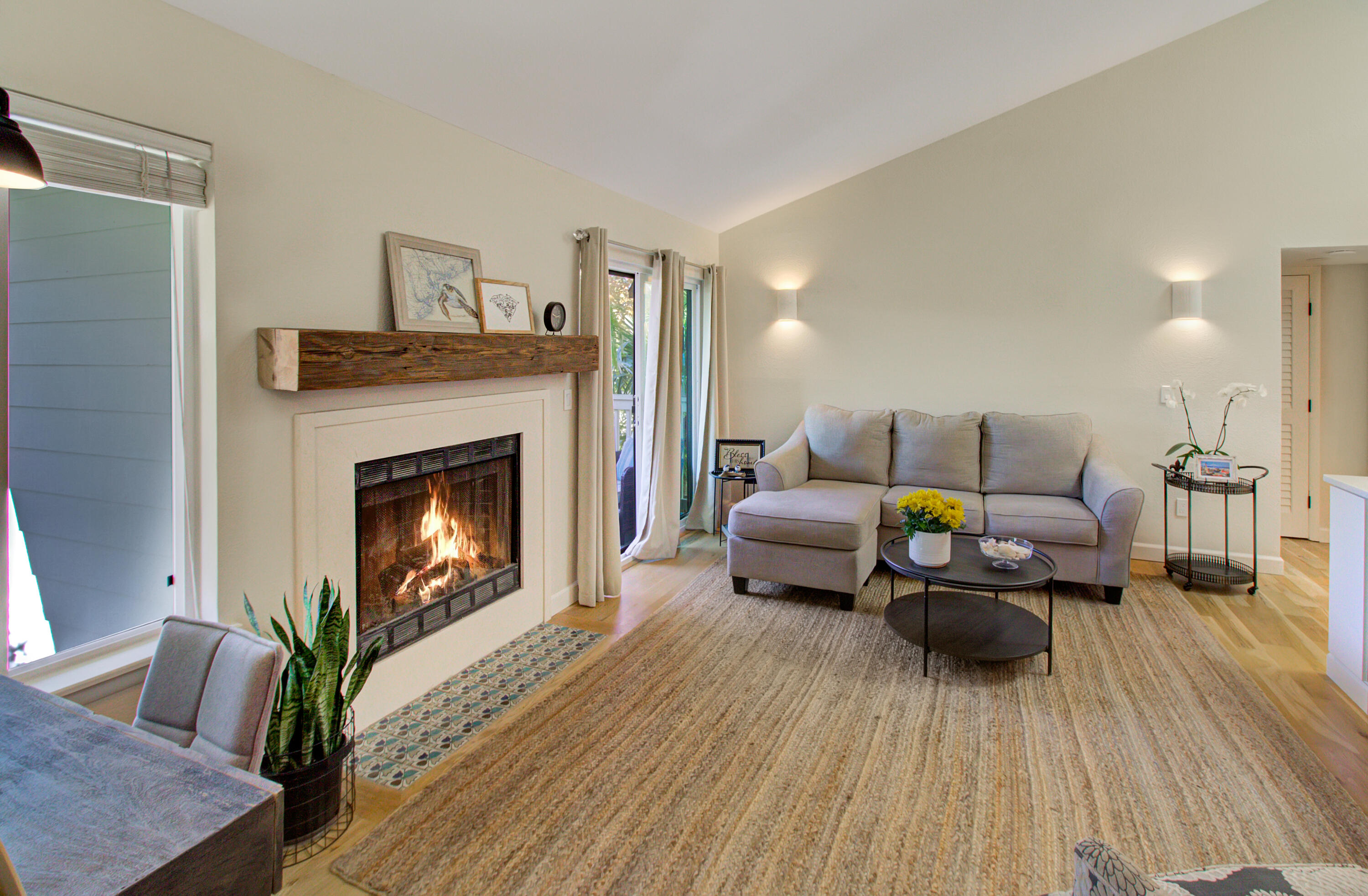 1481 Center St Extension, Unit 103 Mount Pleasant, SC 29464 - Photo 3 of 24 Family Room