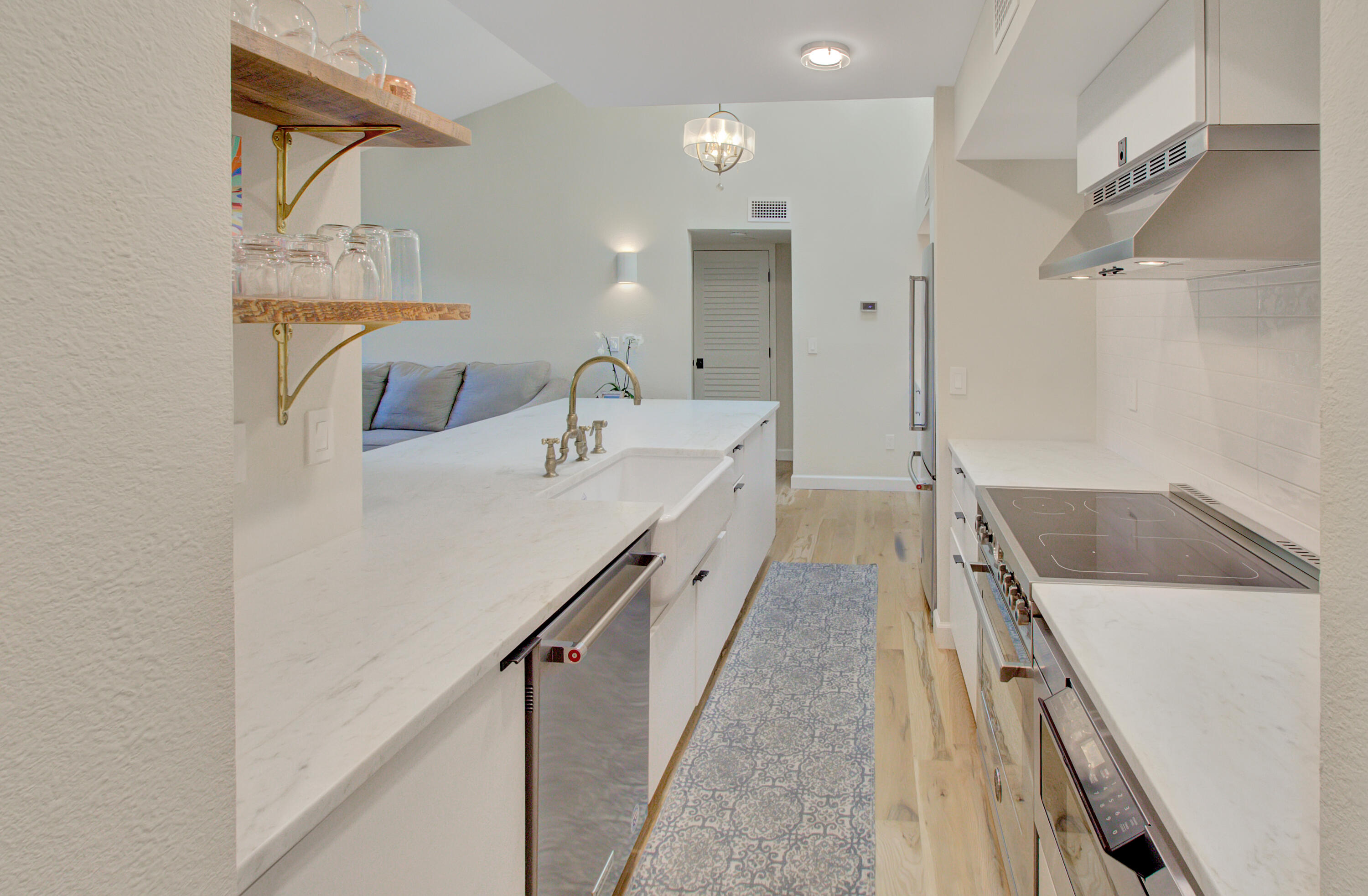 1481 Center St Extension, Unit 103 Mount Pleasant, SC 29464 - Photo 8 of 24 Kitchen