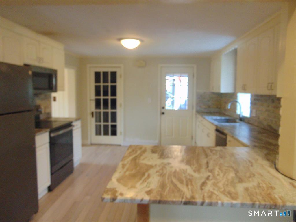 446 Fall Mountain Road Bristol, CT 06010 - Photo 14 of 27