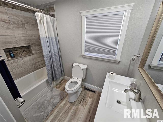 306 Walker Street Ursa, IL 62376 - Photo 8 of 12