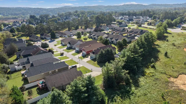 $289,900 | 124 Fieldstone Cmns, Rock Spring, GA 30739