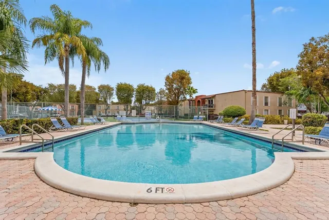 $1,800 | 10790 North Kendall Drive, Miami, FL 33176