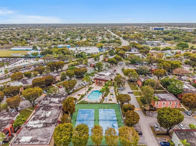 $1,800 | 10790 North Kendall Drive, Miami, FL 33176