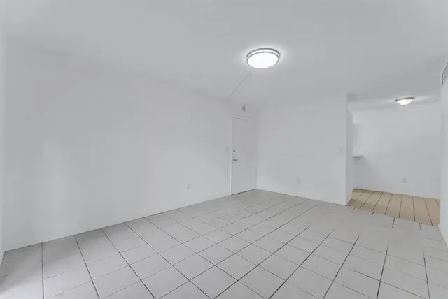 $1,800 | 10790 North Kendall Drive, Miami, FL 33176