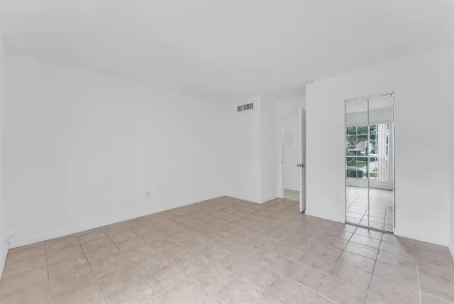 $1,800 | 10790 North Kendall Drive, Miami, FL 33176