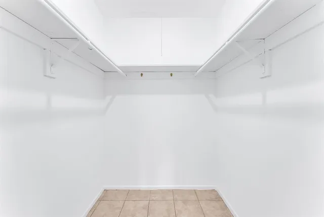 $1,800 | 10790 North Kendall Drive, Miami, FL 33176