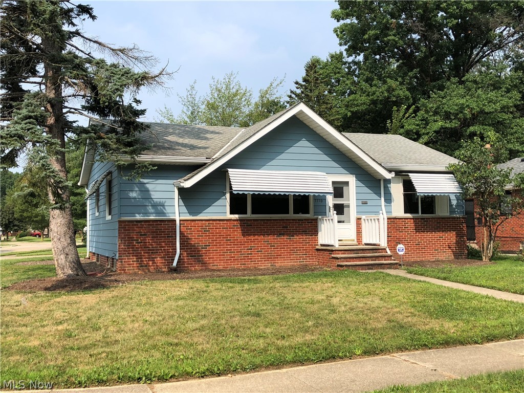 1116 Monarch Road Cleveland, OH 44121 - Photo 1 of 35