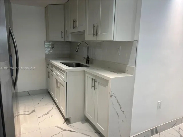 $1,900 | 8609 Southwest 68th Court, Unit 2, Pinecrest, FL 33156