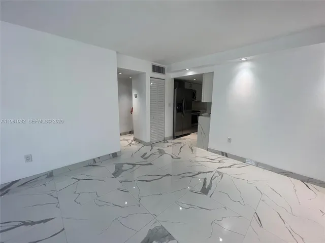 $1,900 | 8609 Southwest 68th Court, Unit 2, Pinecrest, FL 33156