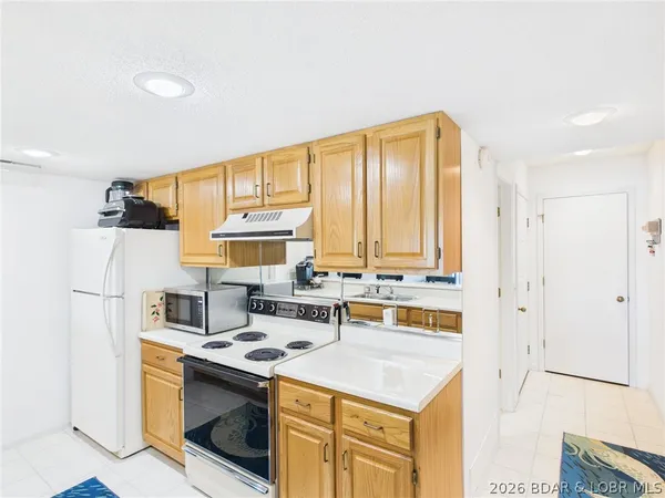 $234,900 | 24 Sunrise Ridge Drive, Unit 213, Sunrise Beach, MO 65079