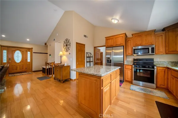 $799,988 | 27391 Cottonwood Lane, Lake Arrowhead, CA 92352