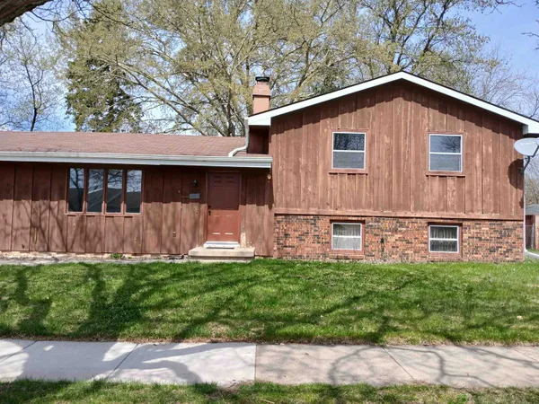 $310,000 | 1220 East Roeland Avenue, Appleton, WI 54915