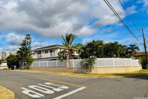 $1,500,000 | 94-1035 Kahuailani Street, Waipahu, HI 96797