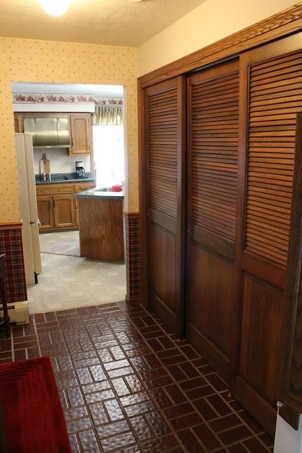 2424 Rutledge Road Transfer, PA 16154 - Photo 20 of 25 entry way closet space