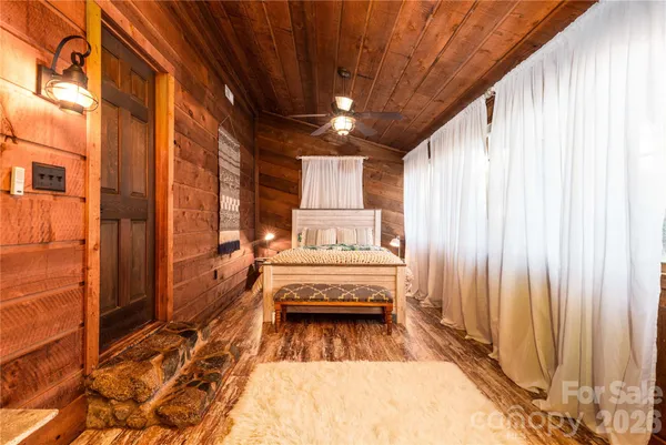 $400,000 | 221 Pineville-Matthews Road, Matthews, NC 28105