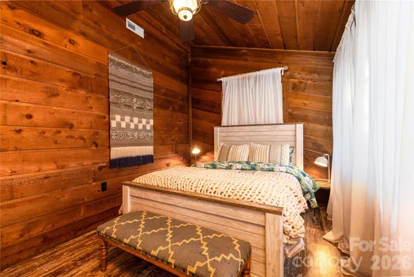 $400,000 | 221 Pineville-Matthews Road, Matthews, NC 28105