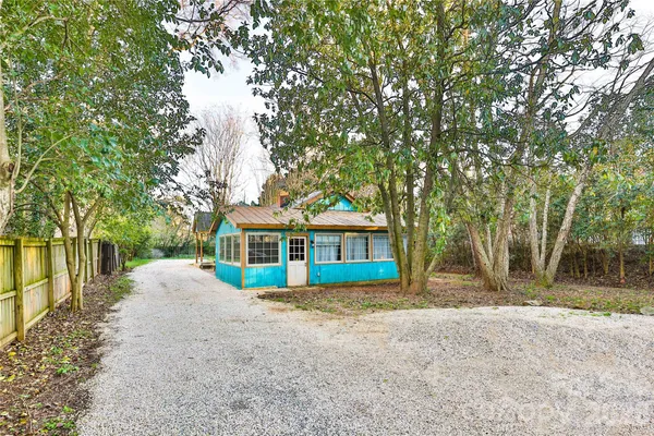 $400,000 | 221 Pineville-Matthews Road, Matthews, NC 28105