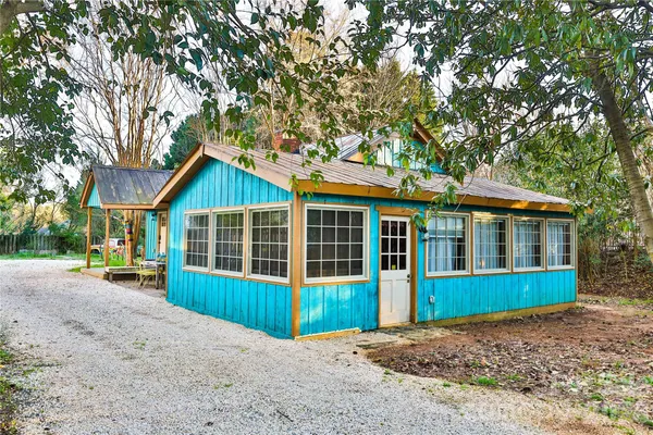 $400,000 | 221 Pineville-Matthews Road, Matthews, NC 28105