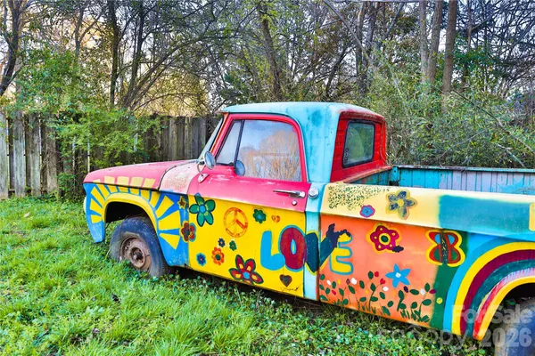 $400,000 | 221 Pineville-Matthews Road, Matthews, NC 28105